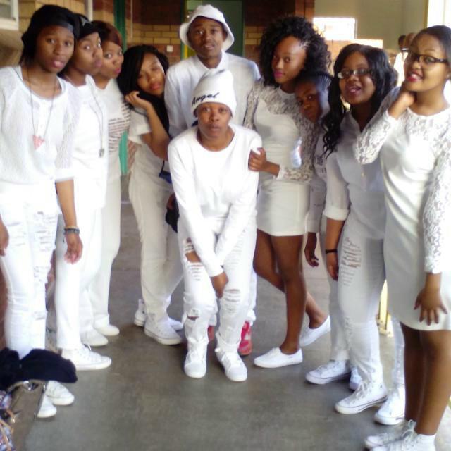 Orangiaypd2012's tweet photo. All White #lti2015 #UlundiVibes #KeepingIt100 #YPDLife http://t.co/UODIJ9udNx