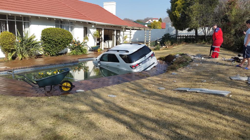 fjwilken45's tweet photo. @UlrichJvV @ToyotaSA @ER24EMS @ToyotaMotorCorp @Toyota yup daar sien ons dit http://t.co/Kq6jTUHSHU