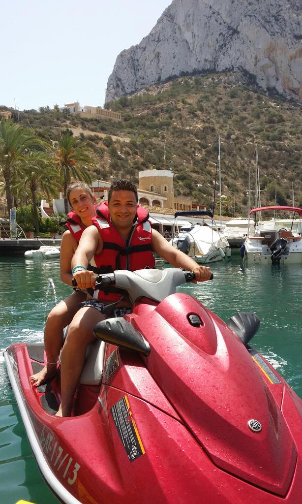 Kinillo6's tweet photo. Experiencia inolvidable....te amo😍😍 #jetski #Calpe  @LidiaEspada http://t.co/roLbg3KnCR