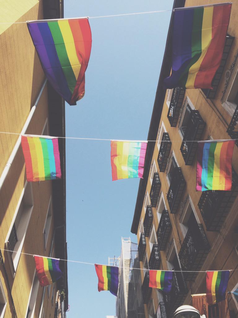 Alba_MartinezG's tweet photo. Fuck Homophobia ❤️💛💚💙💜 #GayIsOK #Madridmola #GayPride2015 http://t.co/dilT8lsw38
