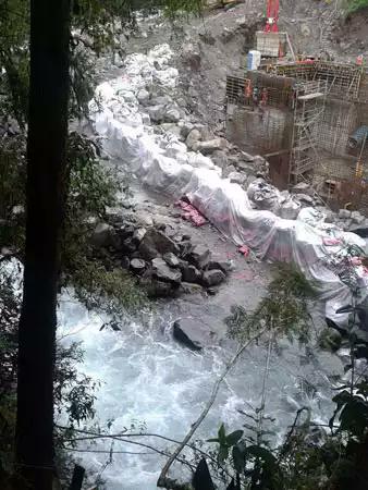 Impactante como destruyen el Parque Nacional Puyehue ,con la construcción de una represa 😡😡