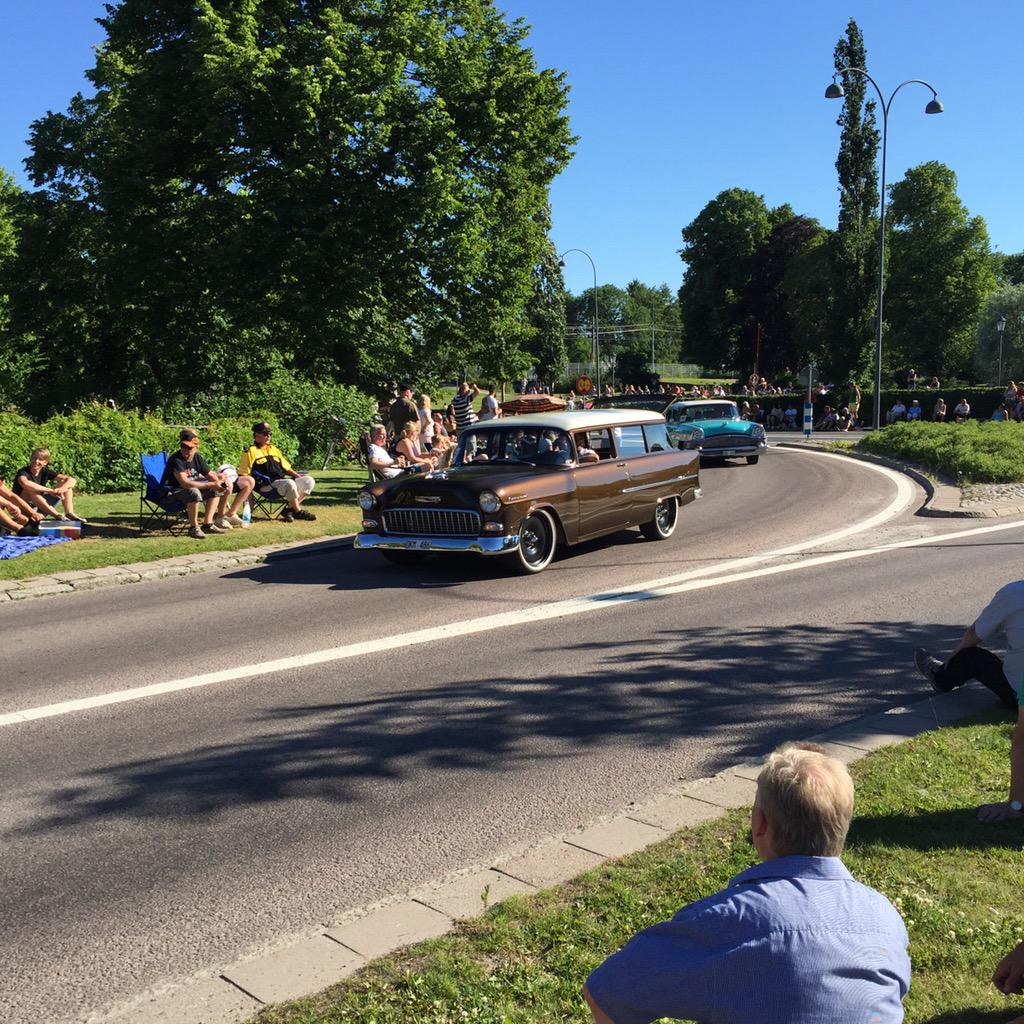 MelanderNiclas's tweet photo. Doft av bensin och bränt gummi i Västerås Power meet http://t.co/XSHjqfQi0O