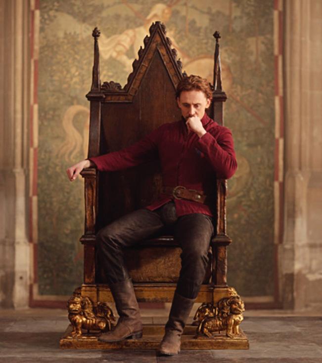 cynderella528's tweet photo. #HCJl15 ☆ Day3 ☆ #Twin #HenryV #WillShake
"Uneasy lies the head that wears a crown." http://t.co/9tVUOTvgZQ