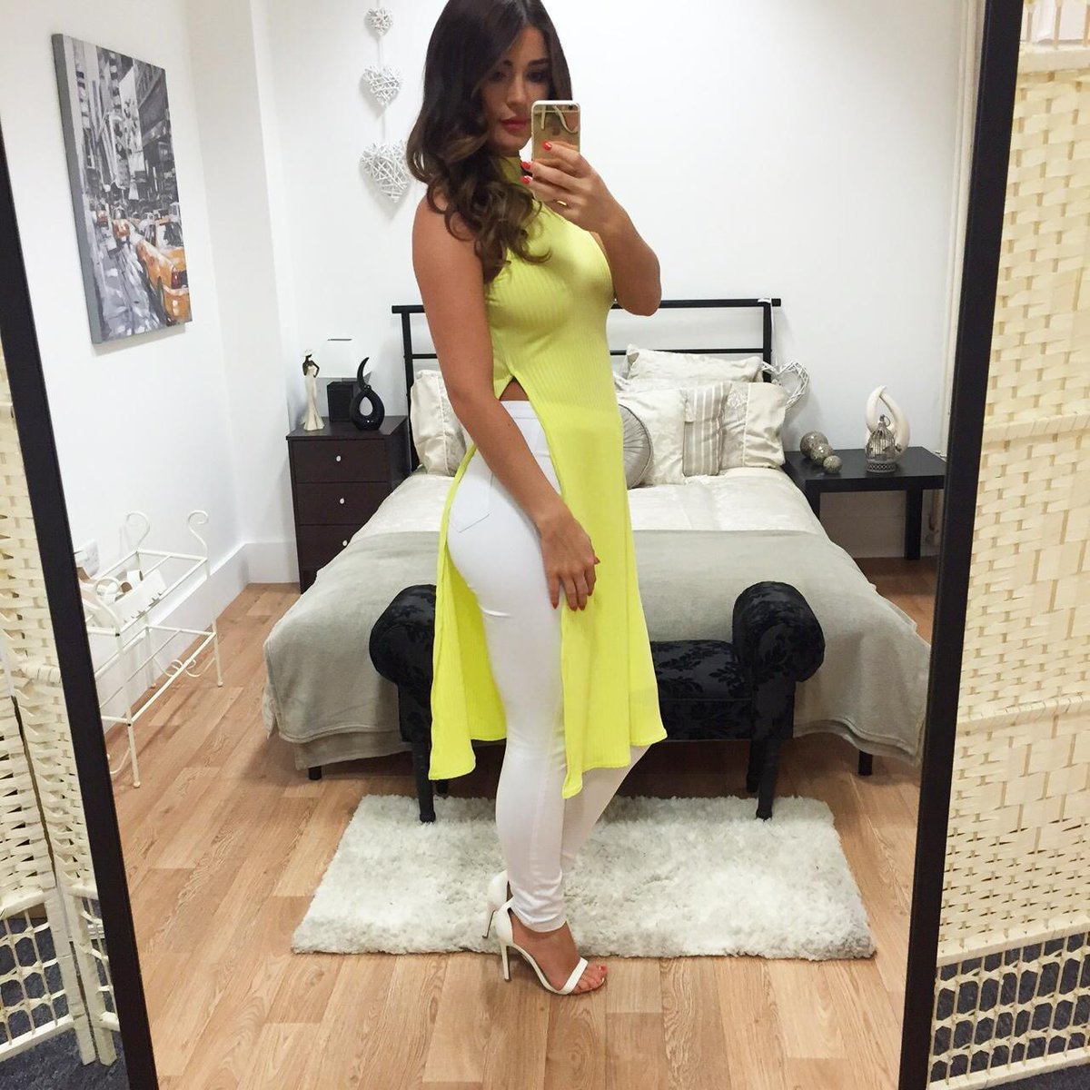LasulaBoutique's tweet photo. Restocked this lil beaut!! 😘 Who else is loving the split hem trend?? ❤ http://t.co/mKcpv83PJf #splithem #restocked http://t.co/6HX1f2bDBt