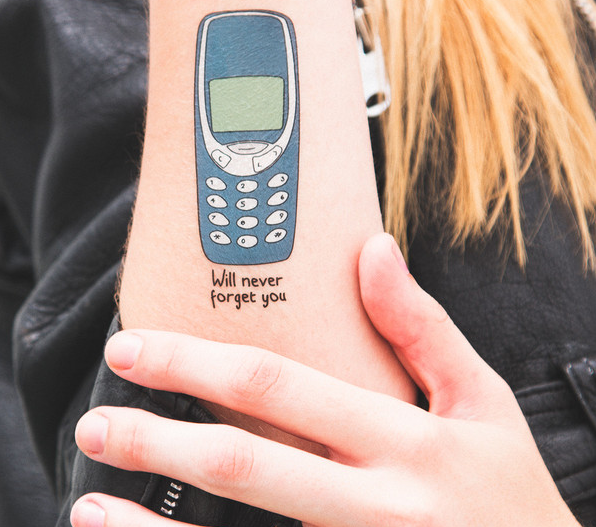 ModernaDePueblo's tweet photo. Tattoo diseñado para @tattooniedesign en honor al indestructible e inolvidable 3310. ¡RESPECT! http://t.co/uyDNkyyUyL http://t.co/xb0A5rDPVP