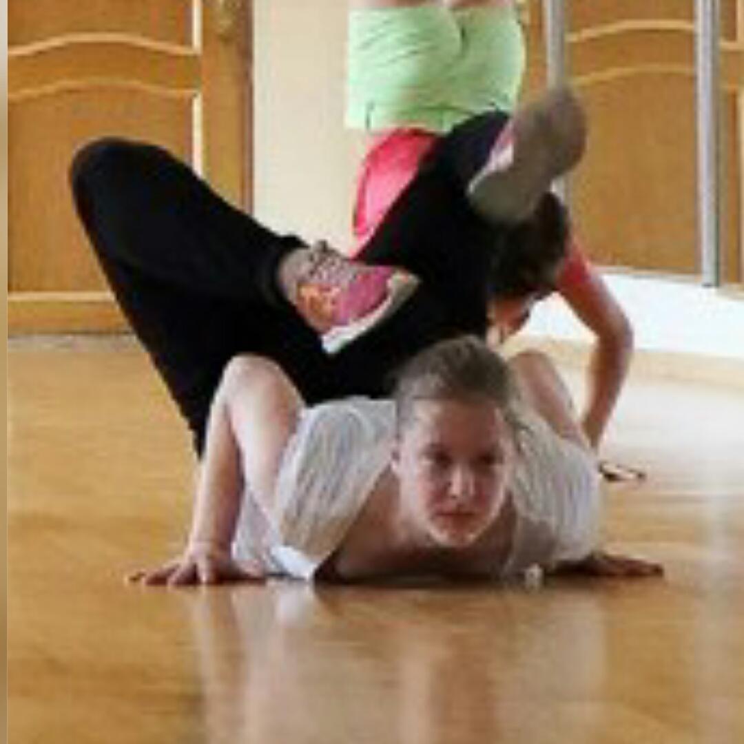 AlenaJoo's tweet photo. Главное - правильно обрезать фотографию! @Plasticdanceru #PLD #dancemoms #dance #plasticdance http://t.co/mL0N867oev