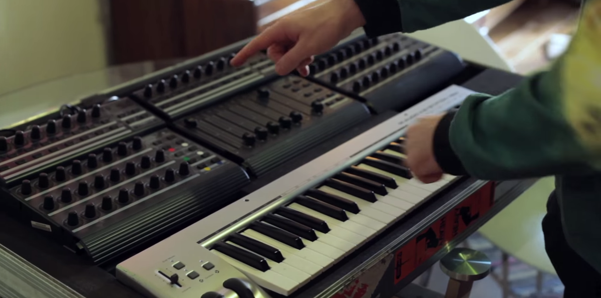 180fact's tweet photo. Tim Exile demonstrates his self-built, multi-purpose musical instrument, the Flow Machine: http://t.co/1fSSz3fM9D http://t.co/6JxSQrBnQf