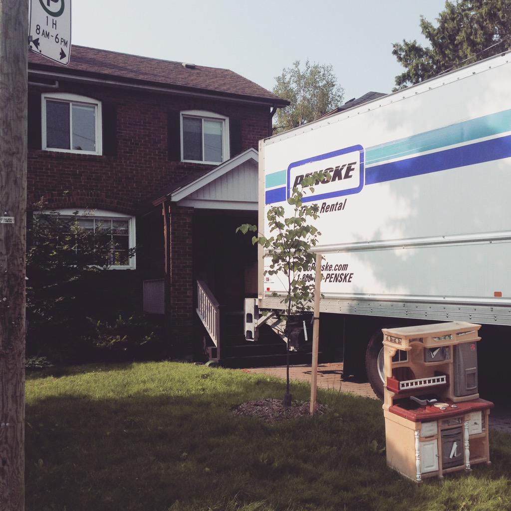 KDicksonDesign's tweet image. Moving day!