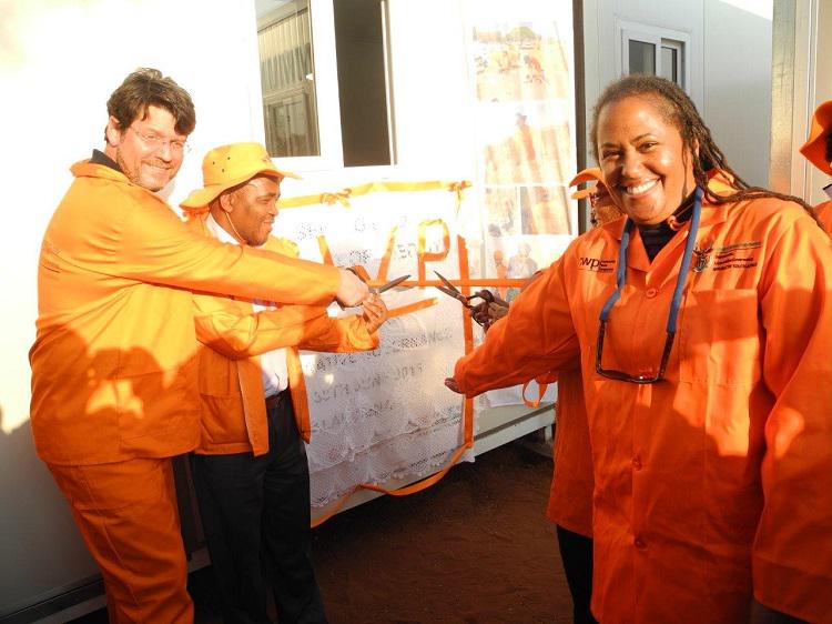 NationalCoGTA's tweet photo. News: South African youth building a better future http://t.co/4d6kocfXRB #cogta #B2BSA http://t.co/8sQdsIAj38