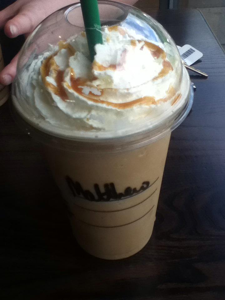 Mattalexm's tweet photo. At @StarbucksUK with my wee lesbo #mattalexm http://t.co/lneKACEh64