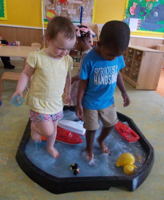 KidsIncUK's tweet photo. Chingford Grasshoppers have been paddling away to keep cool! #splish #splash #splosh! http://t.co/9iAXo7GVZD
