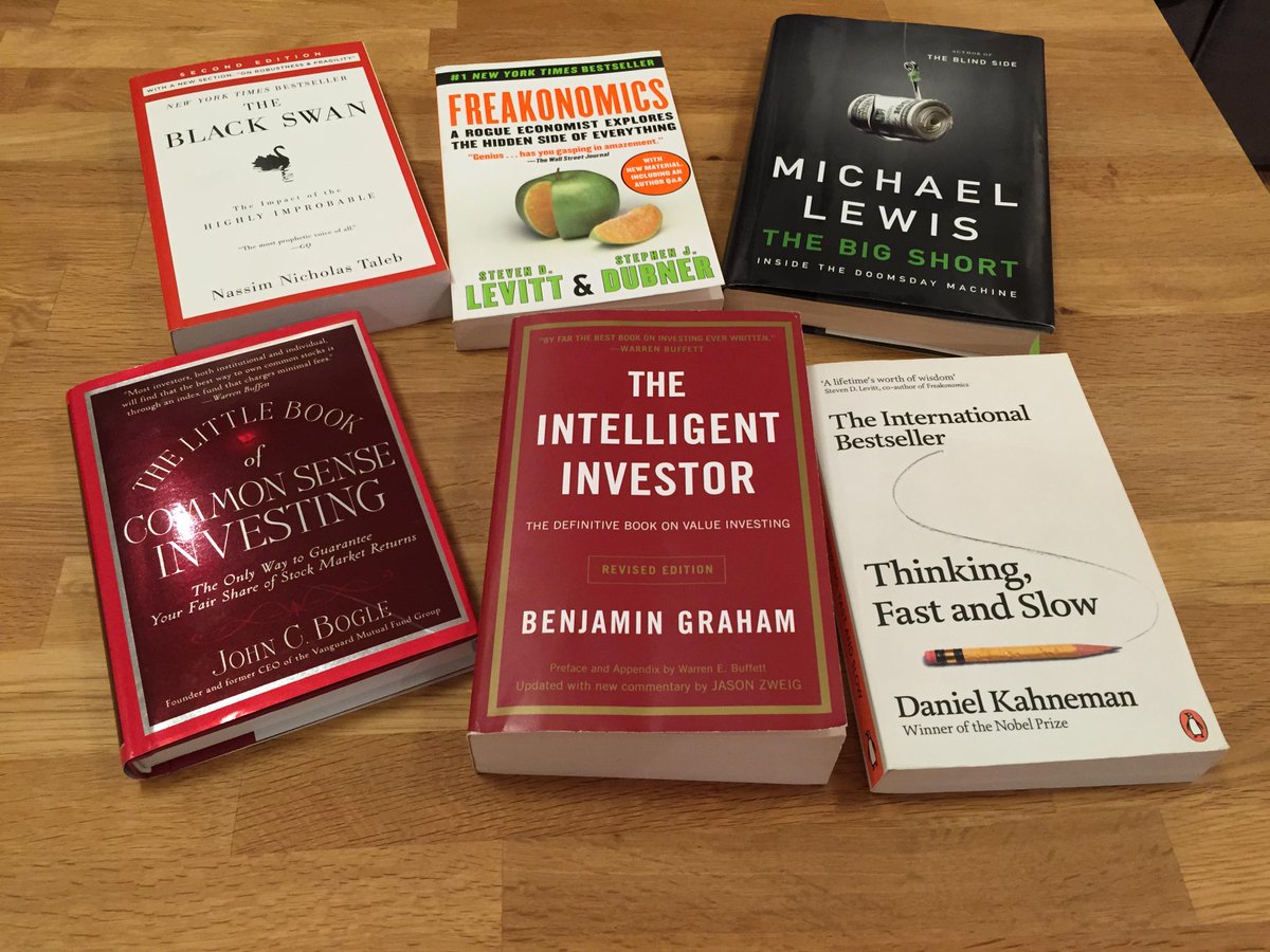 Alla som följer oss och retweetar detta deltar i utlottningen av en läsvärd sommarbok! bit.ly/1eLz0jH