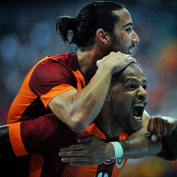 Happy birthday The soldiers of Felipe Melo . 