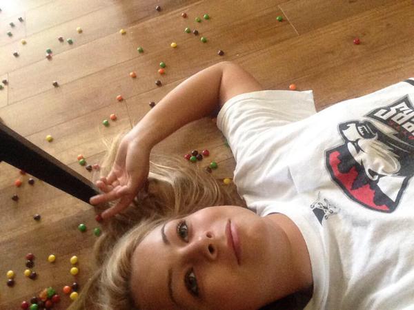 ComedyPosts's tweet photo. If you think ur having a bad day at least you didn't spill 54 ounces of skittles on the ground http://t.co/W5lgh3uvoP
