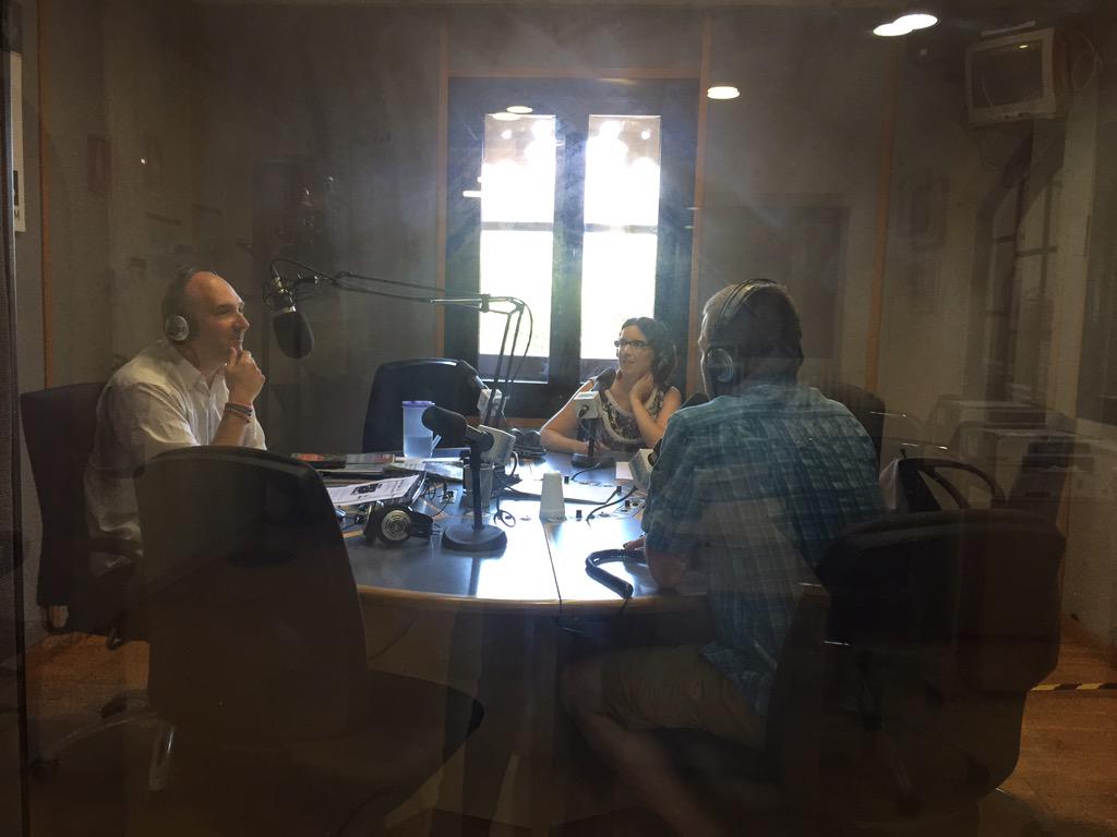 .<a href="/joansalicru/">Joan Salicrú</a> en aquests moments a <a href="/radioarenys/">Ràdio Arenys</a> per parlar del 'Desmuntant Laietana'. #LaietanaTV3 <a href="/XarxaClack/">Clack</a>