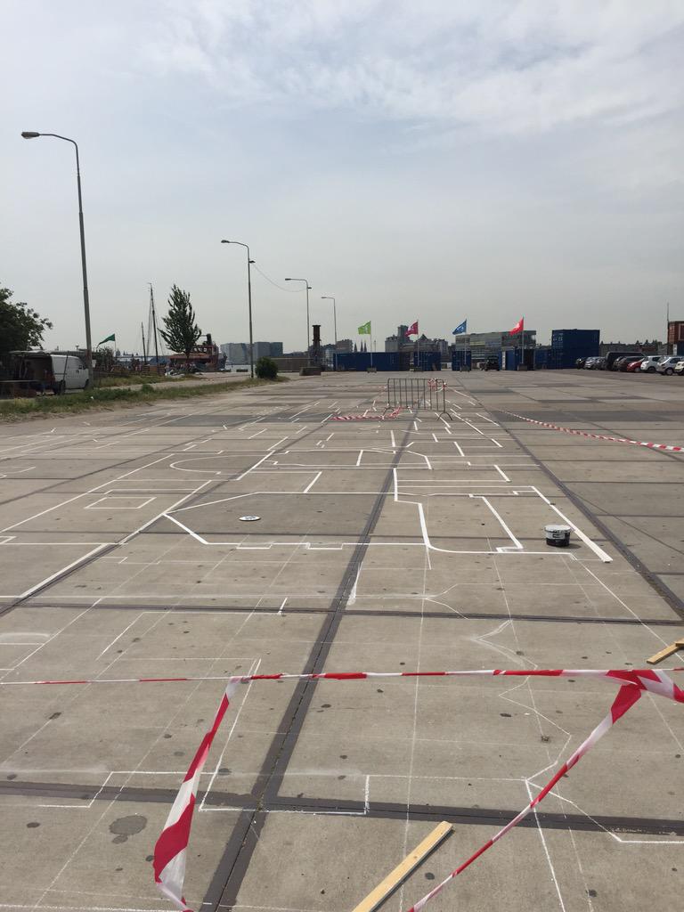 een gewone dag <a href="/NDSM_werf/">NDSM</a> is toch weer bijzonder vanwege het Werk Aan de Werf van Loi Che en Valerie van Leersum
