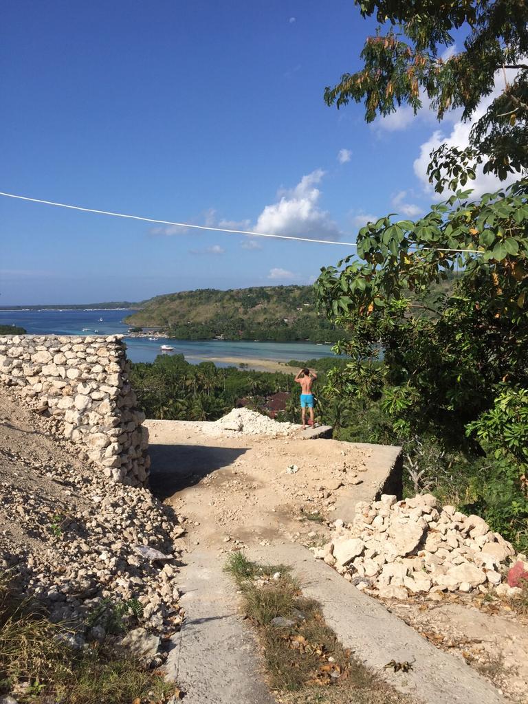 craigthebeard's tweet photo. Happy Friday all! Have a great weekend! The #Bali adventure is almost over 😢 Getting some good shots! 🌴📷 #BeardAbroad http://t.co/u9cWUftuw0
