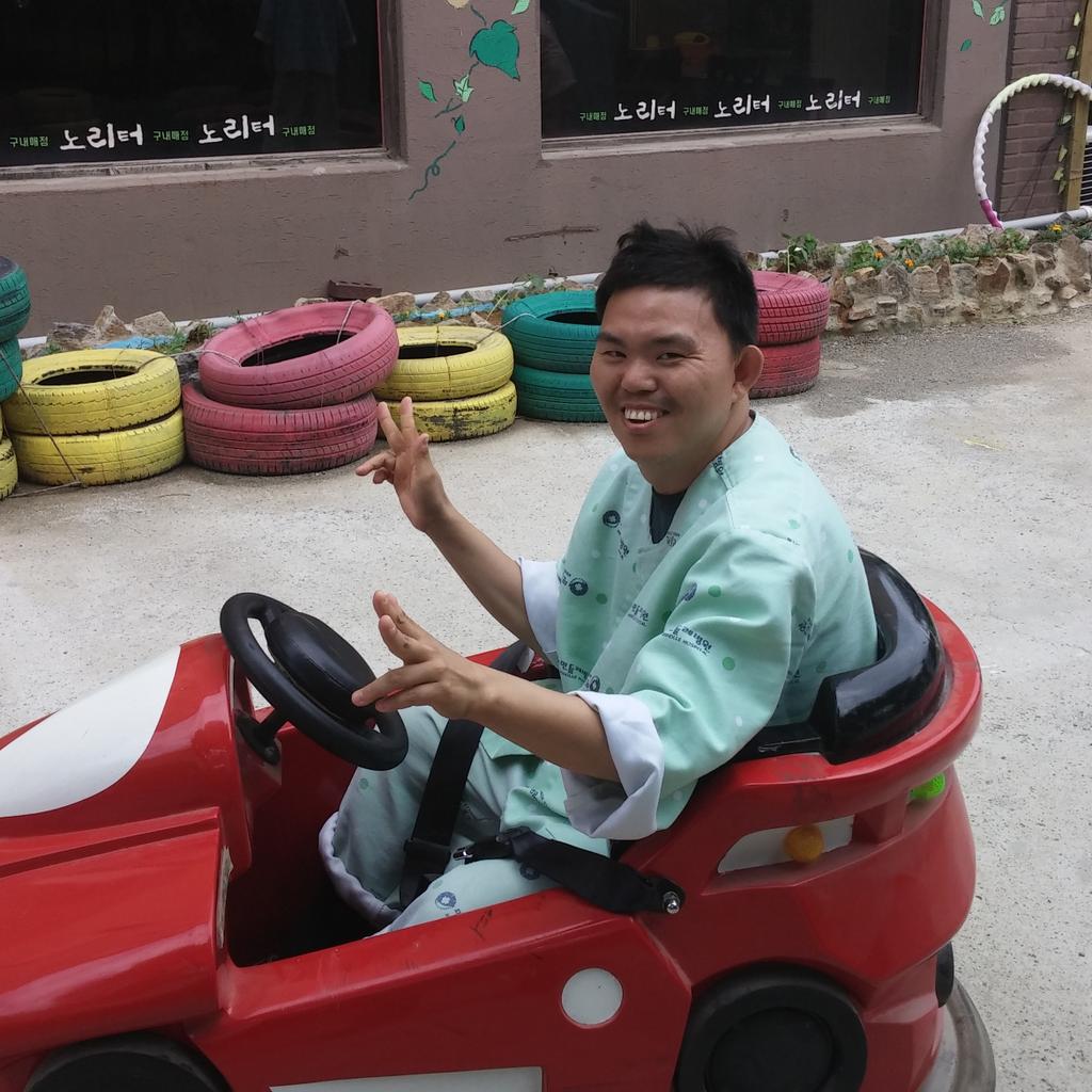 solmc06's tweet image. 우리의 호프 안ㅇ님의 드라이빙 ㅎㅎ