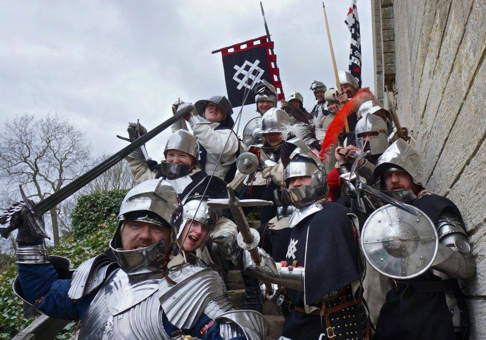 ClaregalCastle's tweet photo. Our Festival is fast approaching, see these guys in action next w/e  @Armoured_Combat #galway #IBackGalway #garden http://t.co/2IuesQfvga