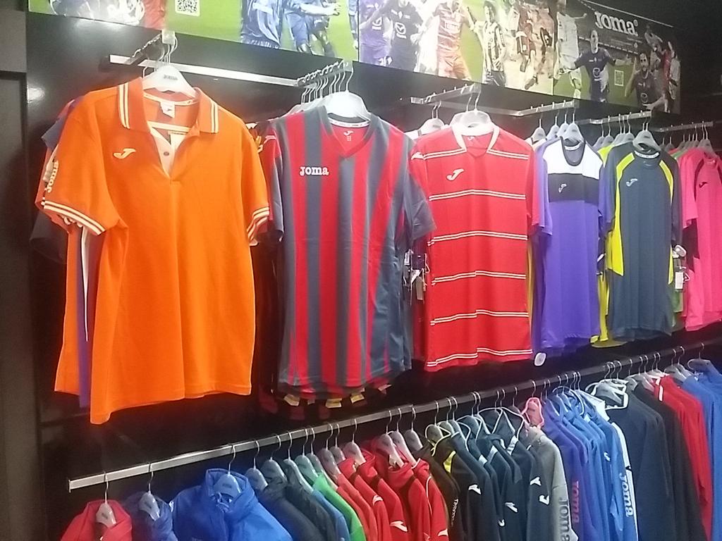 ¿Sabes que la tienda N°1 en venta de equipaciones de España tiene dos tiendas en Sevilla? soccerfactory.es