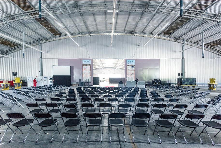 Klaar om onze partners te ontvangen in Hangar 11 op Vliegveld Twente. #outofthebox #autopresentatie