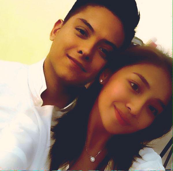 UniqueKathNiels's tweet photo. "@YnaAndAngeloPSY: Paasa ka ate @imleeegwaras ππ de joke ππ -π½
#PSYAngPagseselos http://t.co/JtRFjtPnNE"