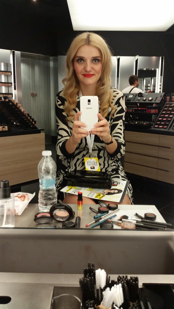 vanina_rh's tweet photo. In love with the special #makeup by @MACcosmetics_ for #Grazia shopping night out! #GSNO w/ @SInspiratrice http://t.co/11yXMtDHc9