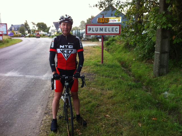 BuzzArmorique's tweet photo. Bravo à @FrancoisRivaud! Il vient de parcourir #Vannes - #Plumelec comme sur le #TDF2015 le 12 juillet prochain http://t.co/tLycxxo8qV