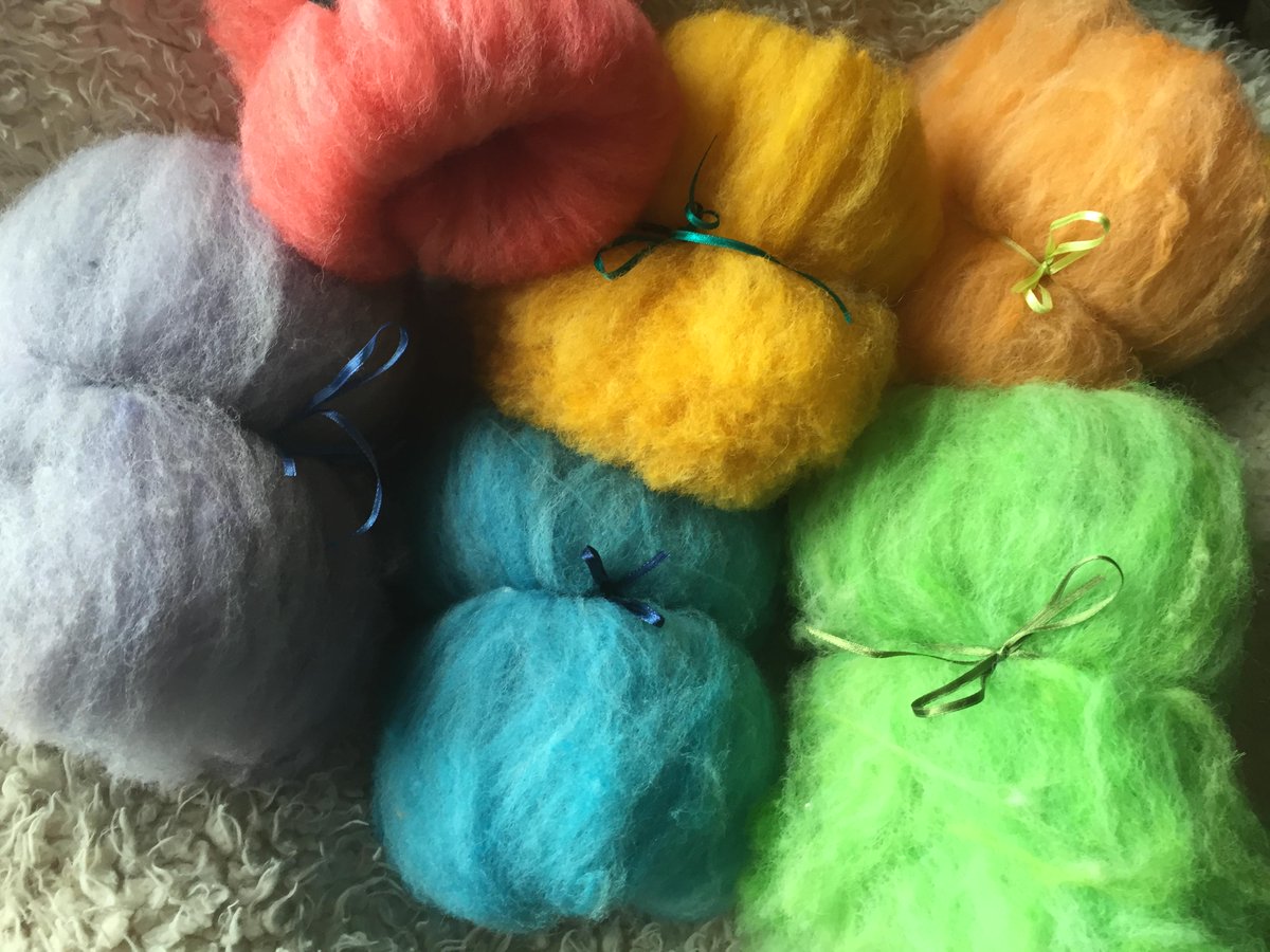 spincheviot's tweet photo. Cheviot / Border Leicester batts dyed with food colouring gels. ready to spin. http://t.co/Bv4pxoz571