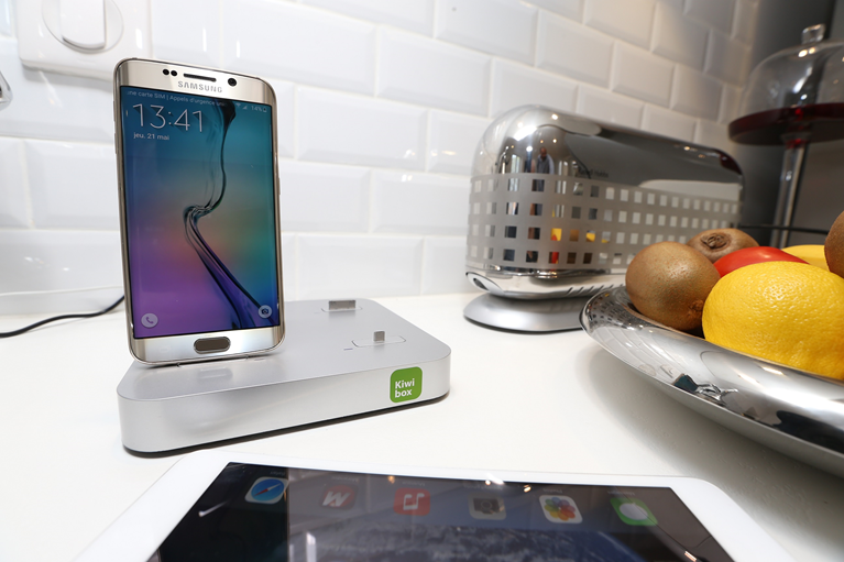 kiwiboxfrance's tweet photo. Vous pouvez encore gagner 1 borne de recharge universelle. FOLLOW et RETWEET!  #concours #jeu #kiwibox @the_kiwibox http://t.co/Al0A01mAex