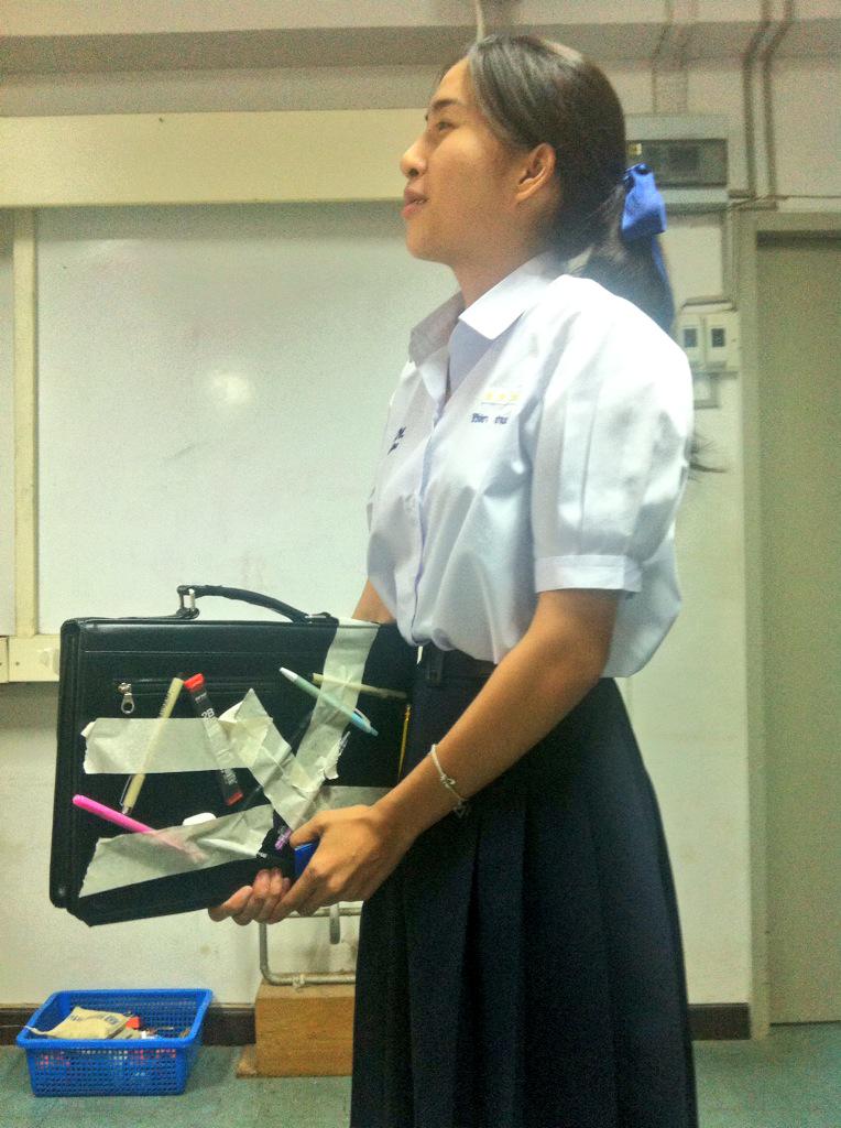 _TaiZii_'s tweet image. เพื่อนกุบอกว่า ไม่มีกล่องดินสอ 555555555555 #เพื่อนกูเป็นคนตลก #kppfact