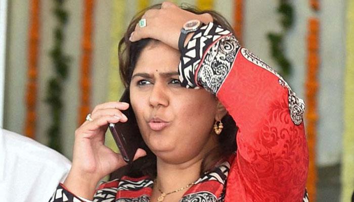 xgopsx's tweet image. #Maharashtra Cong spokesman #SachinSawant claims receiving  threats after filing complaint against #PankajaMunde