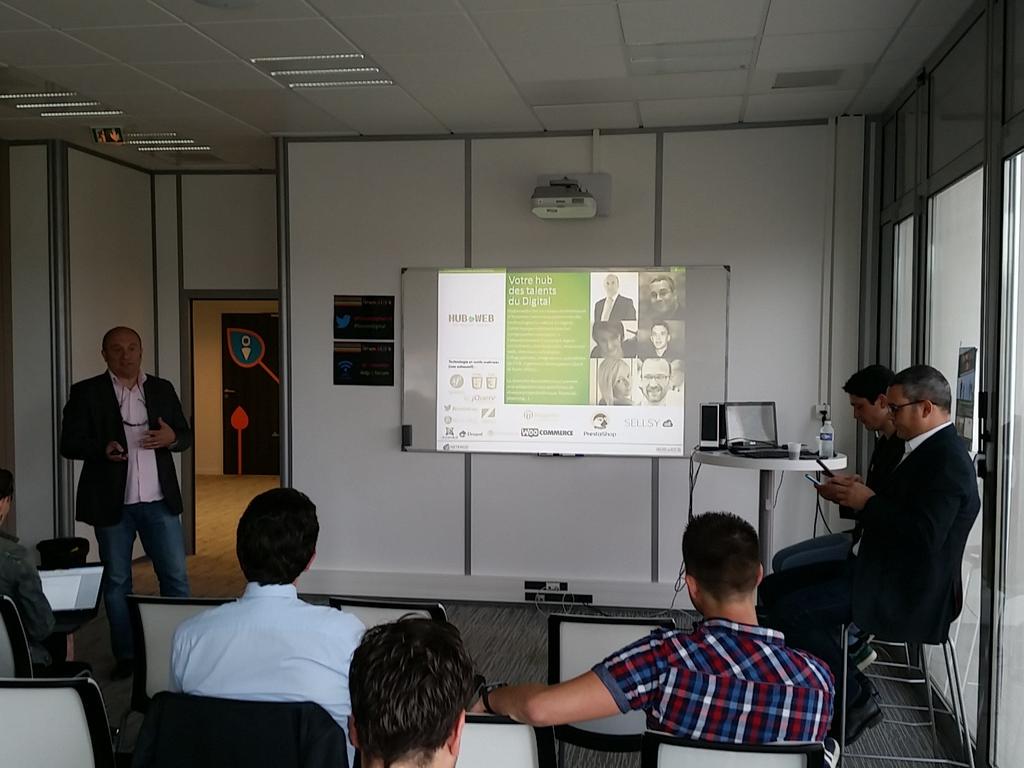 forumdigital14's tweet photo. Ce matin on parle #ecommerce au #forumdigital avec @netengo @Yousignfr et @hubtoweb ! http://t.co/y2vWkB5pjq