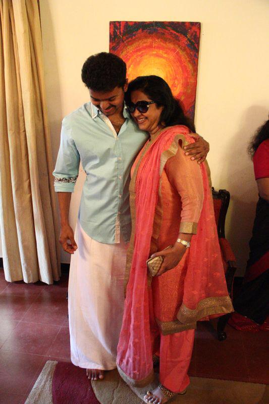 <a href="/actorvijay/">Vijay</a> lovely to be working together again👍🏻👍🏻👍🏻for Vijay 59