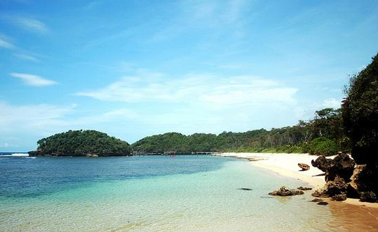 islandnesia's tweet photo. Exotic natural scenery of Sendang Biru Beach, Malang via @infomalang #beach #travel #islandnesia http://t.co/7lDdCj3Mlh