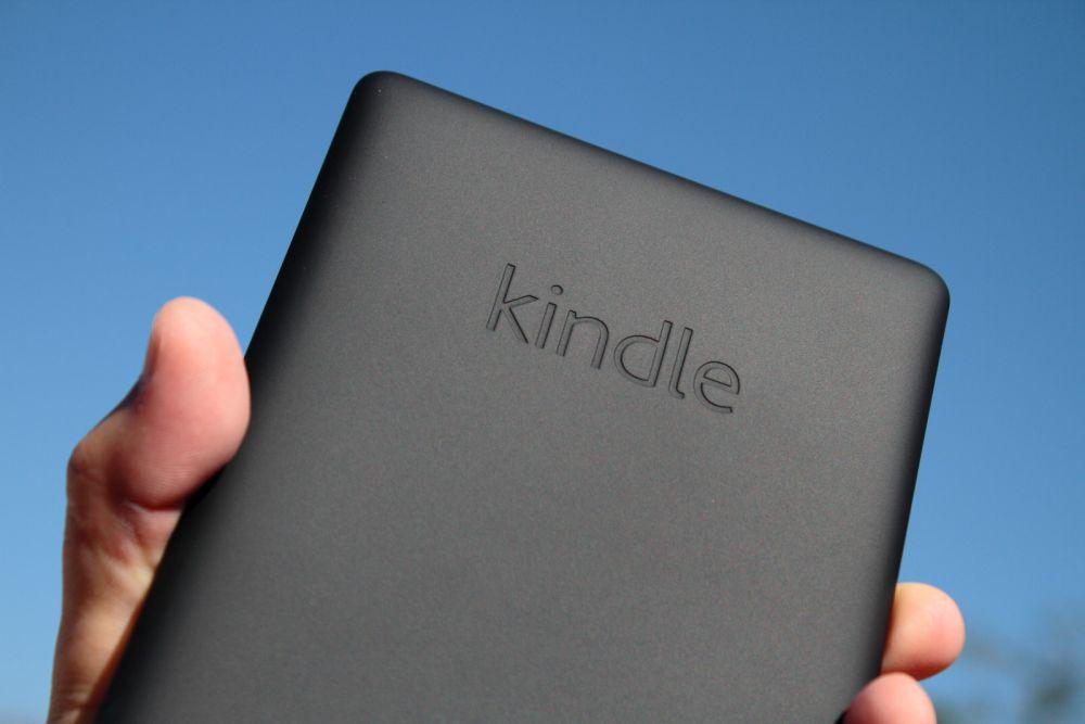 Pascal_Iulian's tweet photo. @amazon @AmazonKindle #Paperwhite #1stGen Receives Firmware 5.6.1.1 http://t.co/uQWx7KMYJG http://t.co/7aBfAI9Klj