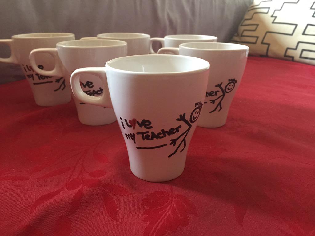 KekukadaChuches's tweet photo. Tazas y mas tazas......#tazeando #sharpiemugs http://t.co/bJS8yzbKYv