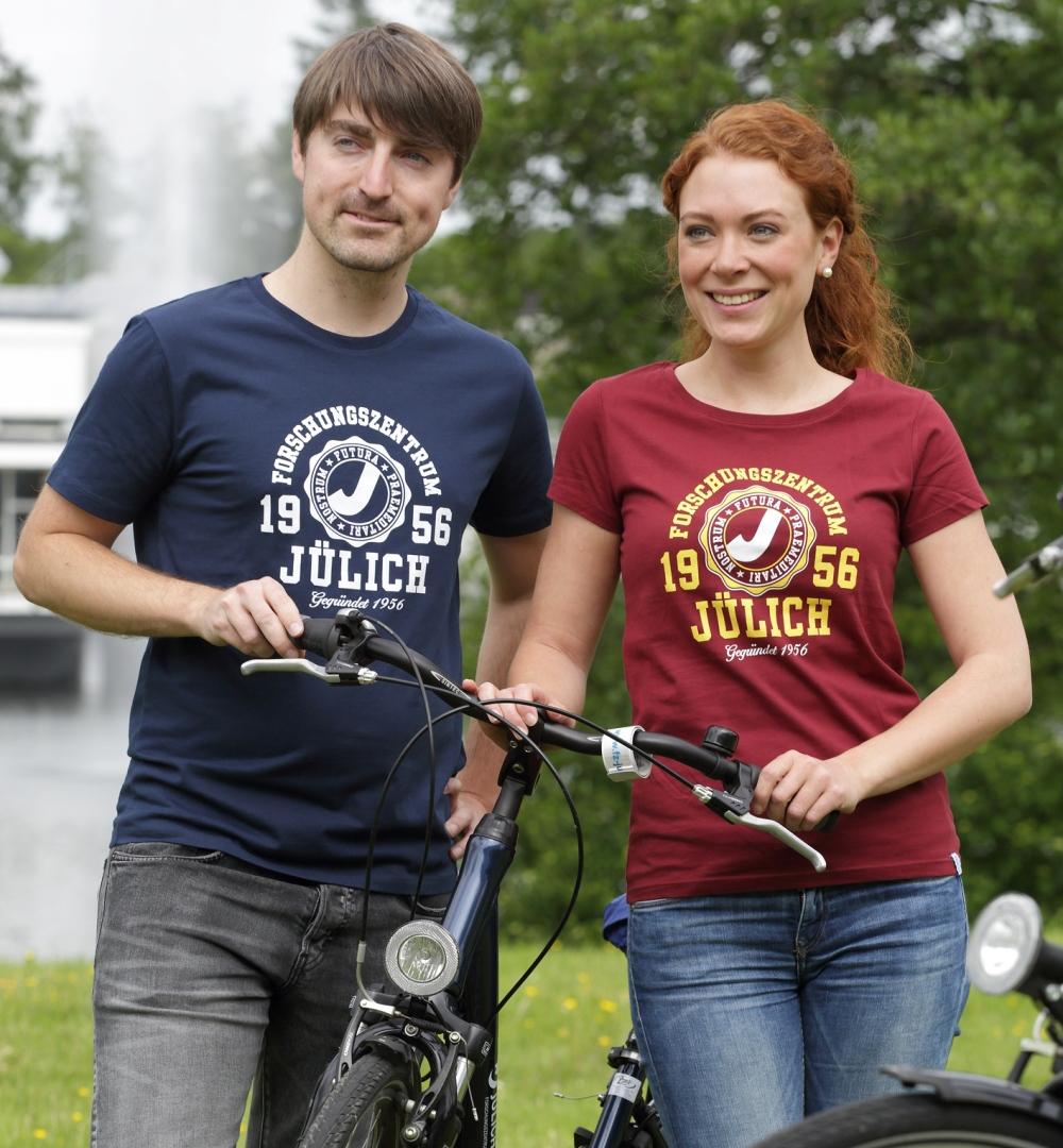 Forschungszentrum Julich Twitter Da Julich Zieht An Die Neuen Shirts Gibts Am Di Und Do Im Zb Foyer Zu Kaufen Mb Http T Co Srni23osga