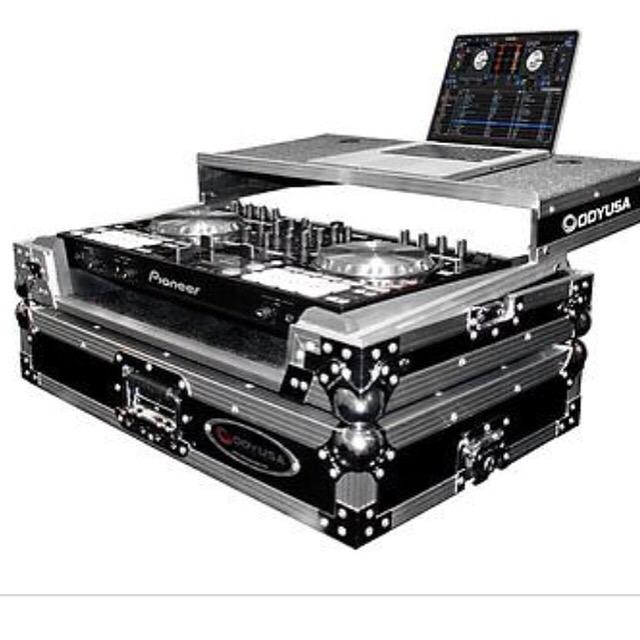 Larsk37's tweet photo. Cant wait for my new setup!!  #pioneerddjsr #flightcase #ddjsr http://t.co/Ajdo4Vuzx3