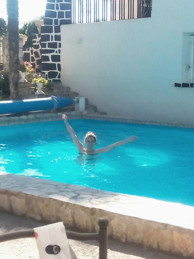 IsaAbenia's tweet photo. ¡Summer time! 🏊🌞😊 http://t.co/BiUVEFSJ6u
