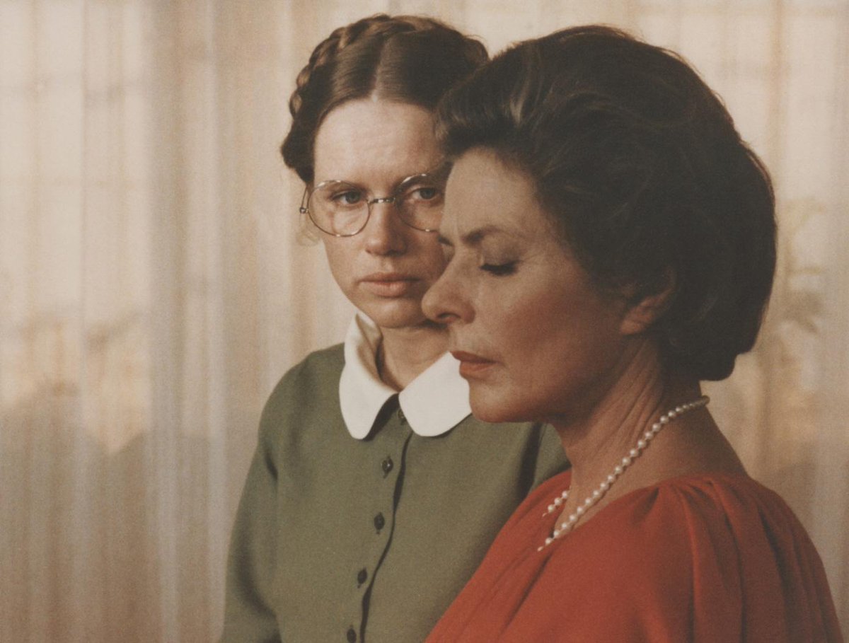 #아트하우스모모 #북유럽_연극영화_특별전 둘째날, #잉마르_베리만 실내극 미학의 정점,#잉그리드_버그만 암투병중에 완성한 유작<#가을소나타>오늘...