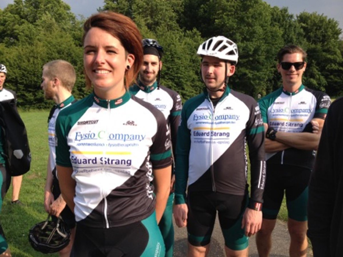 Fysiocompany's tweet photo. FysioCompany in samenwerking met de fietskoeriers in 's-Hertogenbosch. http://t.co/suXZhMlivJ
