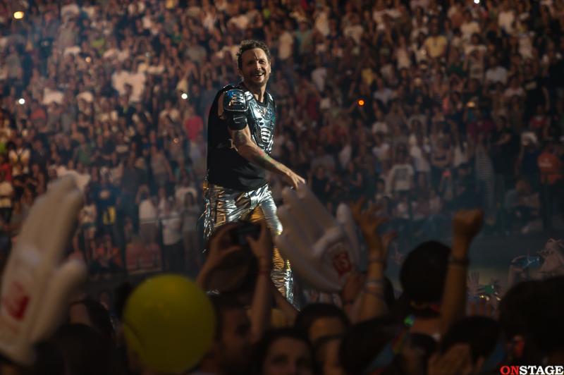 ONSTAGEmagazine's tweet photo. Ma come hai fatto, @lorenzojova? http://t.co/EGw9sdfnFT
#lorenzoneglistadi2015 #jovasansiro http://t.co/liOQybazVG