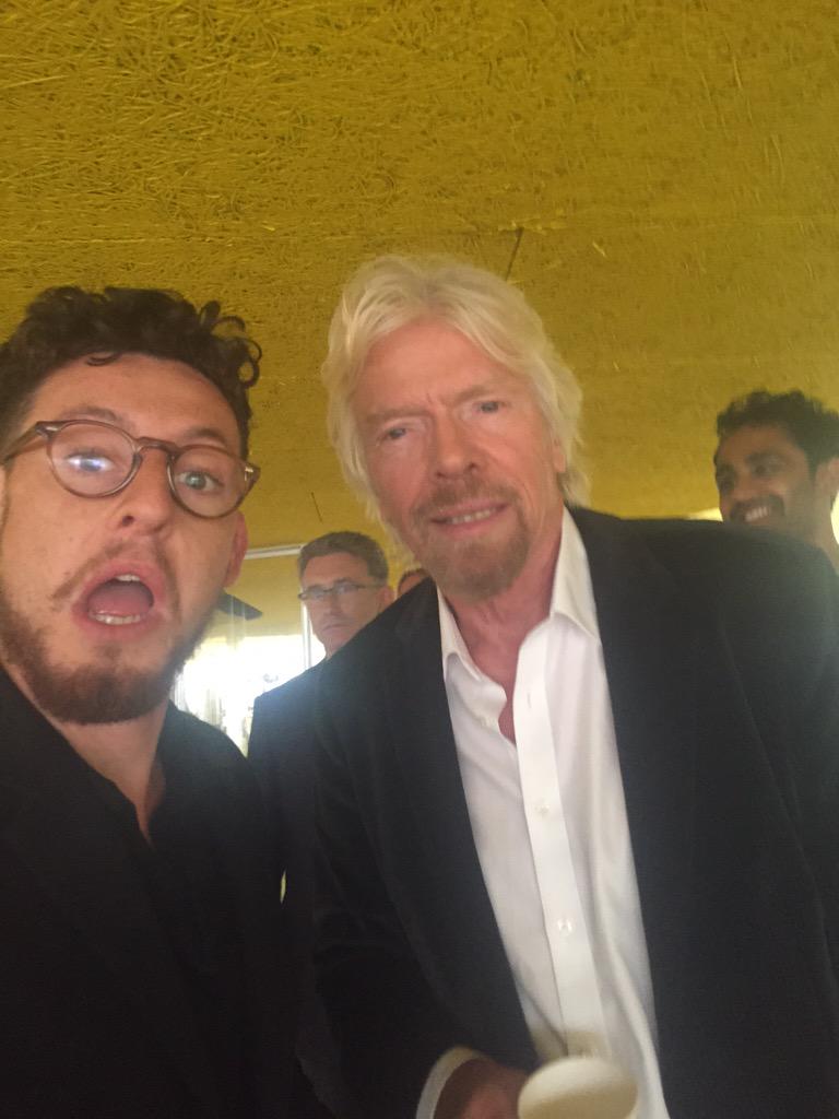 Casual selfie with @richardbranson @SECONDHOMELDN #pitchtorich