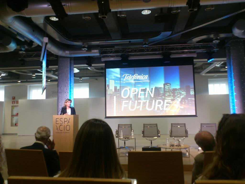 LanzaMos's tweet photo. Presentación del Open Future de @fundacionTef en su #FoSEmpleo. @Lanzaderas_EES http://t.co/YF7mah7Rbv
