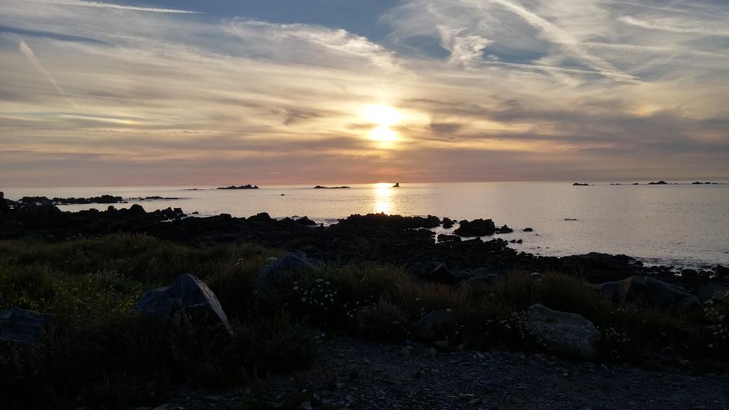 DofE_Gear_Guide's tweet image. After a great night climbing on the west coast of #guernsey