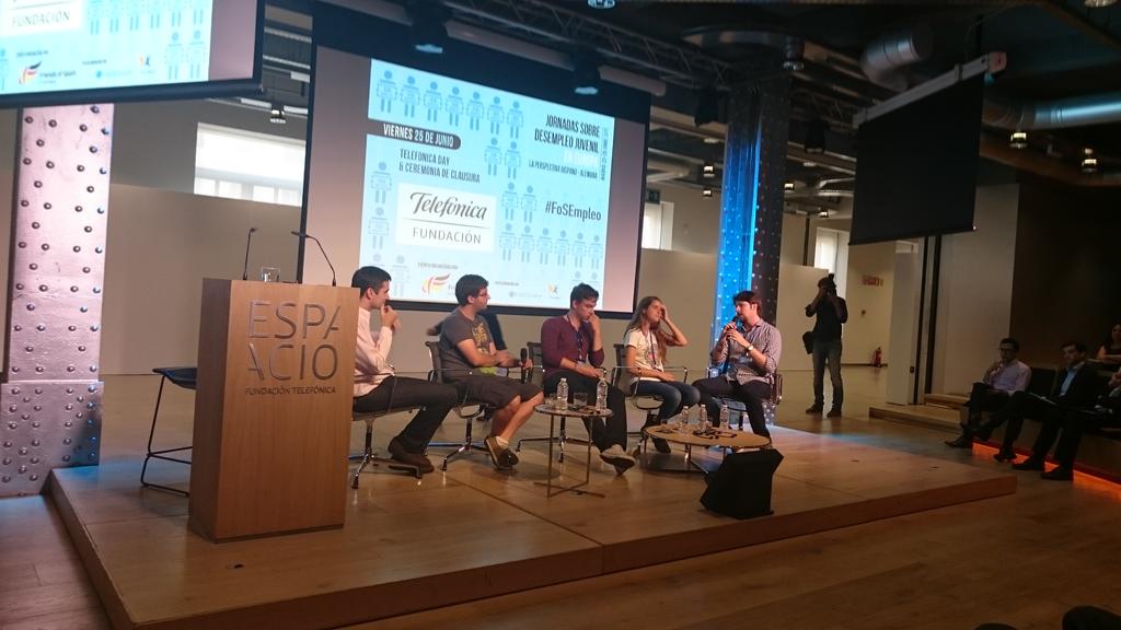 fundacionTef's tweet photo. Los @thinkbigjovenes españoles y alemanes cuentan sus proyectos y planes de futuro #FoSEmpleo http://t.co/LMTl1ZorgO http://t.co/4keAmcX06Z