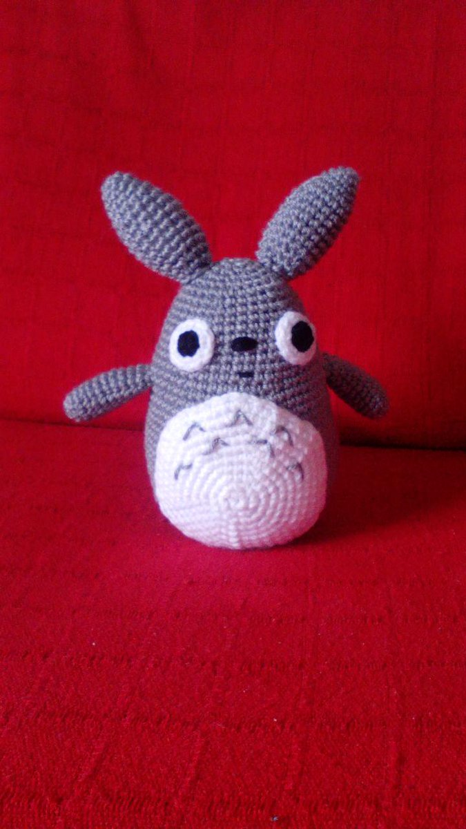 fandising's tweet photo. 30cm de #Totoro artesanal, hecho a mano, con mucho carño y mimo.  #Fandising #Peluches http://t.co/5ZqqPnnVTU http://t.co/8coYFHItZG