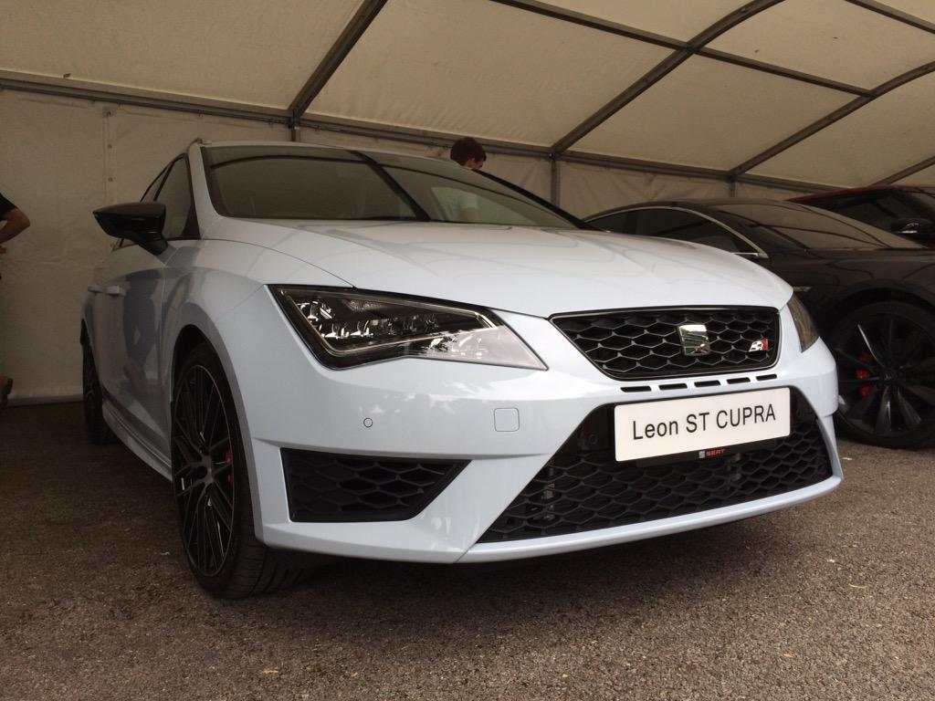 LannoNews's tweet photo. Leon king....@SEAT_cars_UK even make an estate sexy @fosgoodwood #fos @Road_Record #RoadRecord @SEATOfficial http://t.co/9x5m2XGu9h