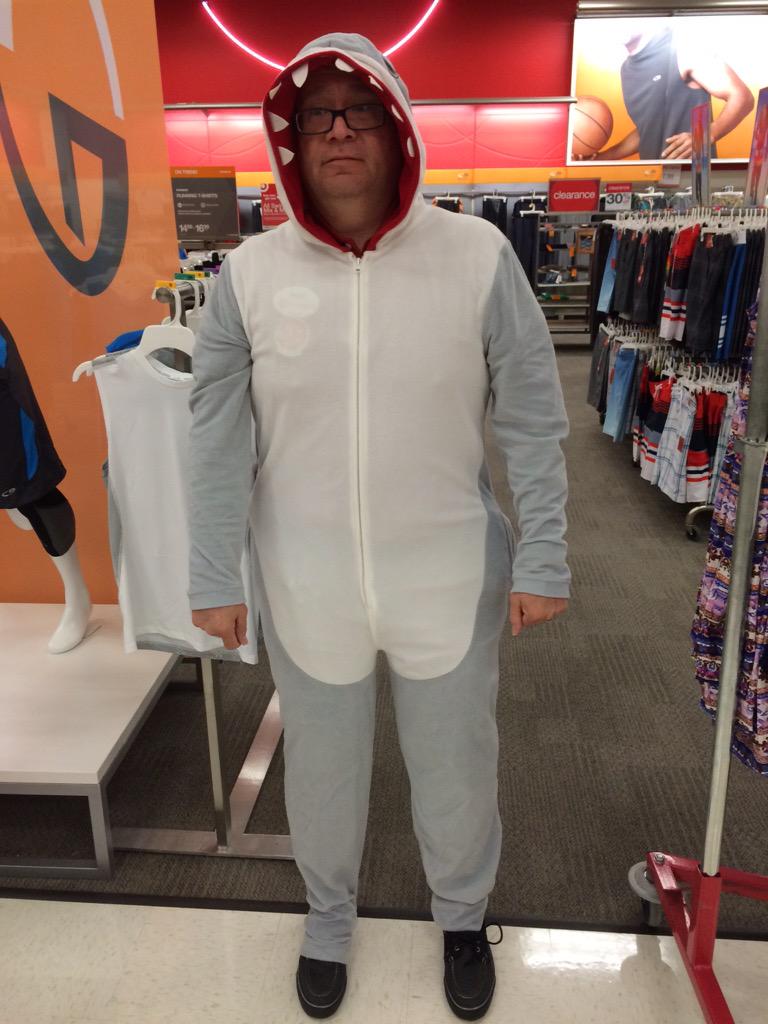 Driving Redcards at T2438!!  16 yesterday and we are feeling "sharky" today!! <a href="/DerinBriggs/">Derin</a> <a href="/ConnieDroge/">Connie Droge</a>